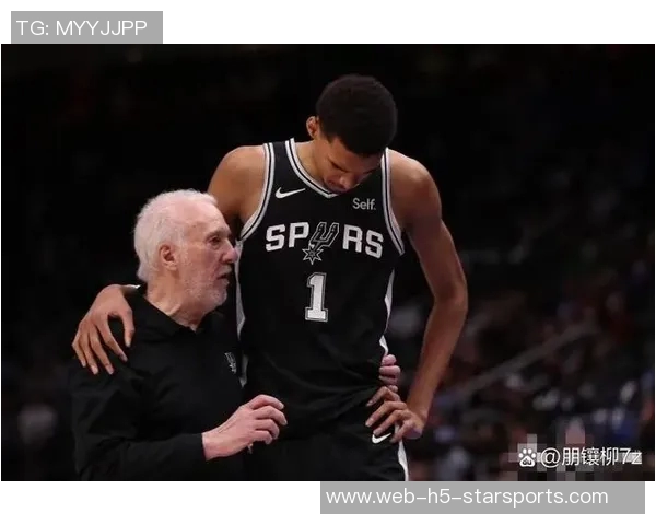 保罗现身赌城观看马刺与雷霆NBA杯半决赛引发关注