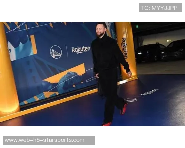 库里赛前训练穿TMac3s向麦迪致敬展现传奇球员的风范