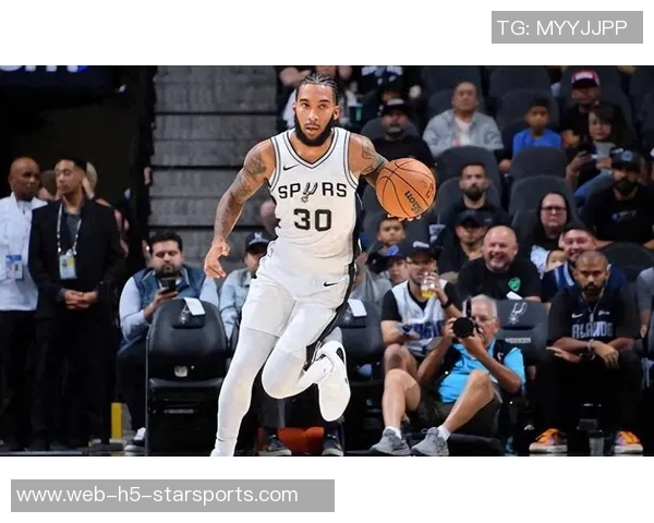 开拓者与马刺半场激战克林根表现出色杨瀚森贡献稳定尚帕尼状态回暖